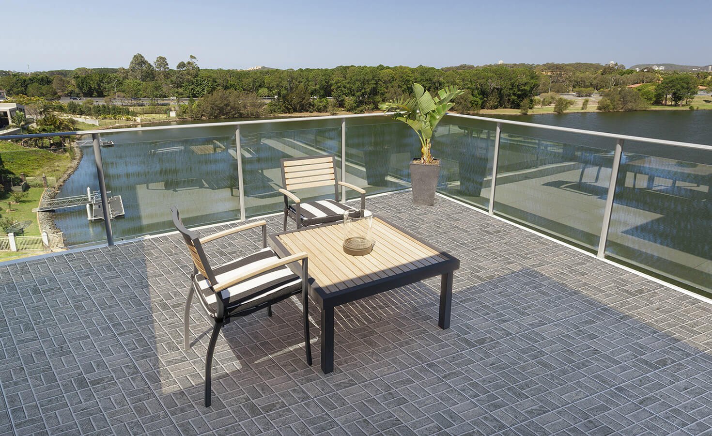 PISO EMBORRACHADO ADERENTE CINZA 50X50 - CERAMICA FORMIGRES - CX 2,50 M² - Imagem 2